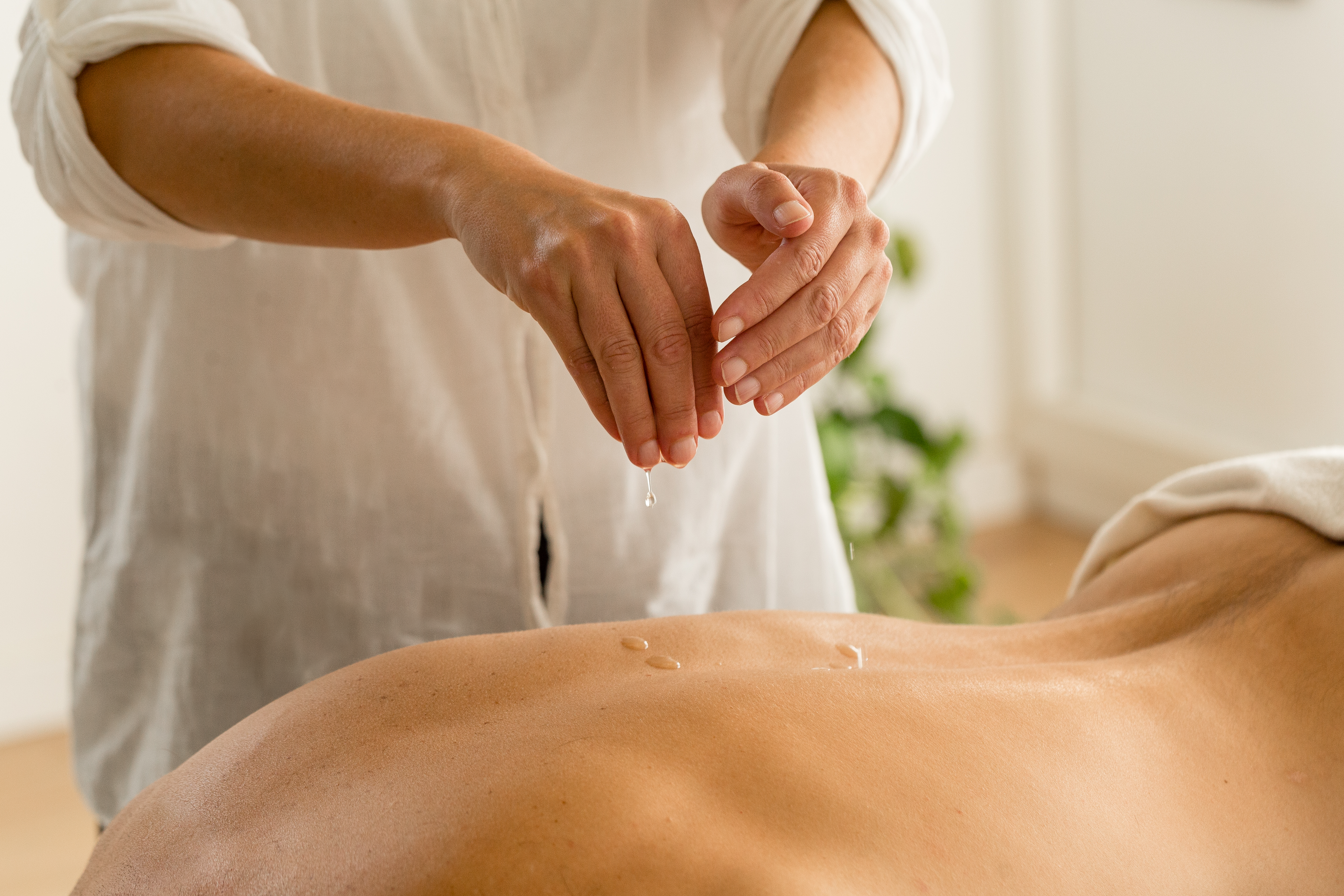 Unveiling the Benefits: Natural, Handcrafted Massage Products for Your Therapy 10 Unveiling the Benefits: Natural, Handcrafted Massage Products for Your Therapy