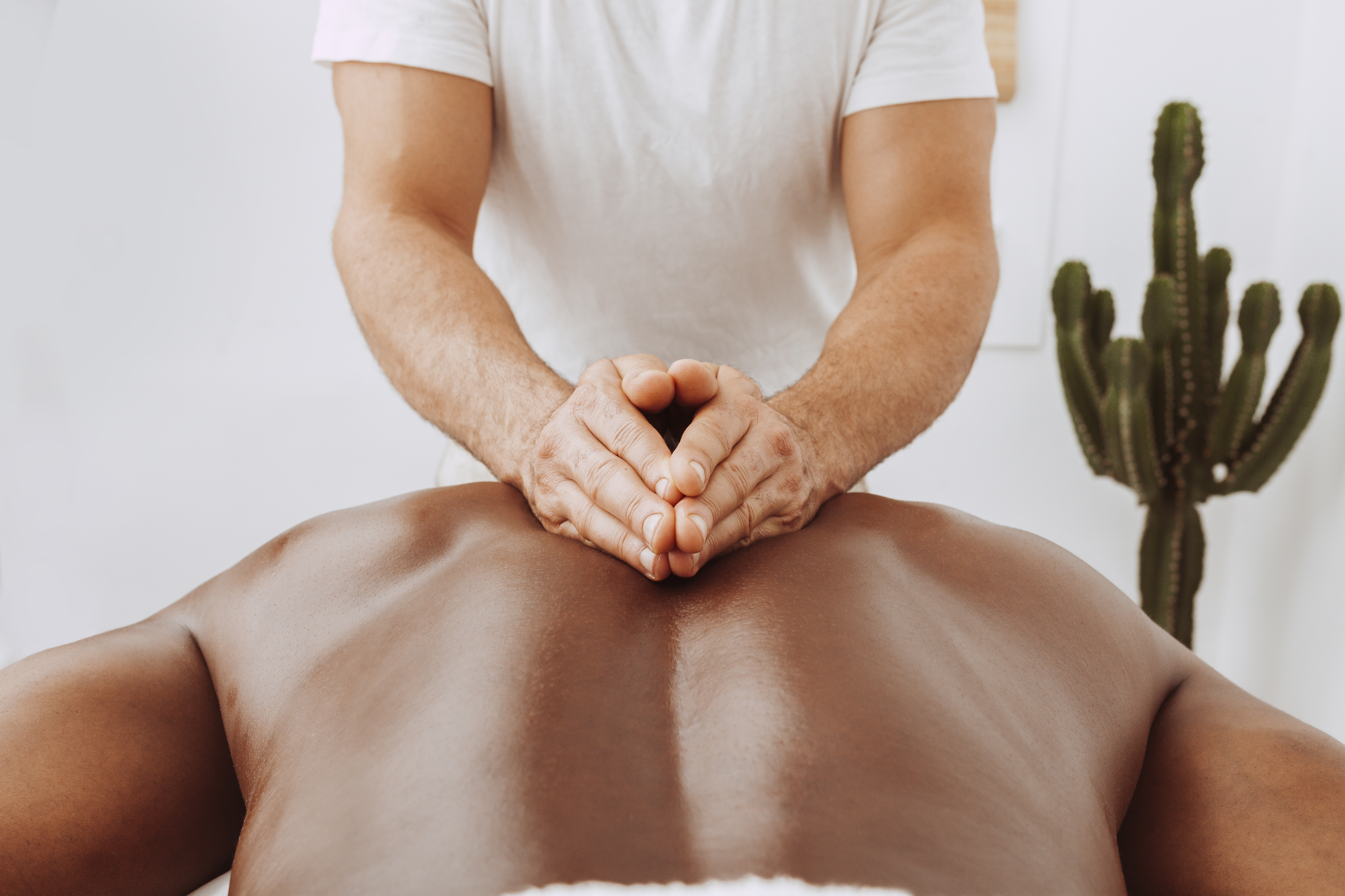 Tailored sports massage for athletes: boost performance and recover faster — brought to your door in Oxfordshire 3 Tailored sports massage for athletes: boost performance and recover faster — brought to your door in Oxfordshire